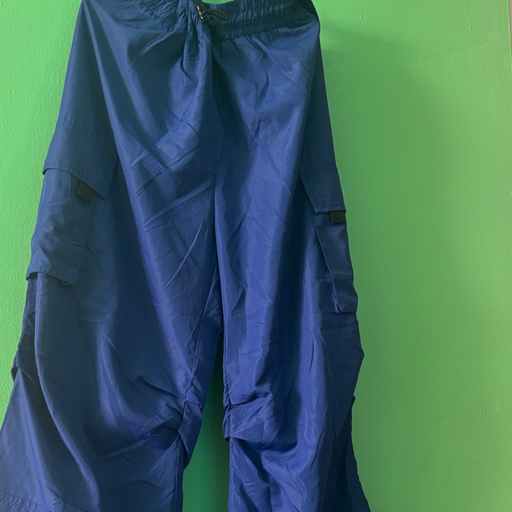 blue cargo pants nwt
